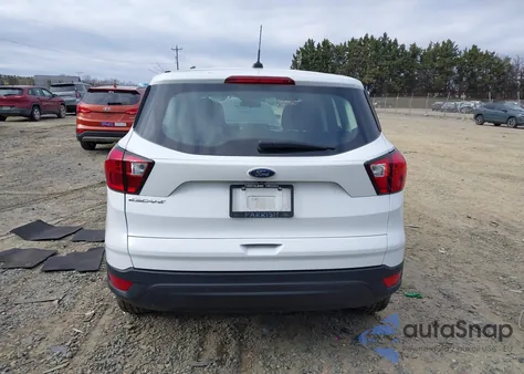 2019 Ford Escape S z USA, uszkodzony, nr VIN 1FMCU0F75KUB21913